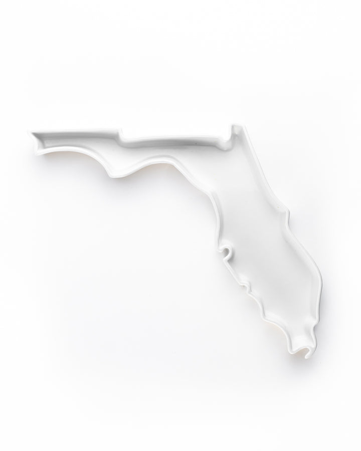 Florida State Plate shown in glossy white glaze. The FL State Plate can be used for food in the oven. Florida dessert dish. Florida pie dish. Florida serving dish. FL ceramic dish. Florida gift.