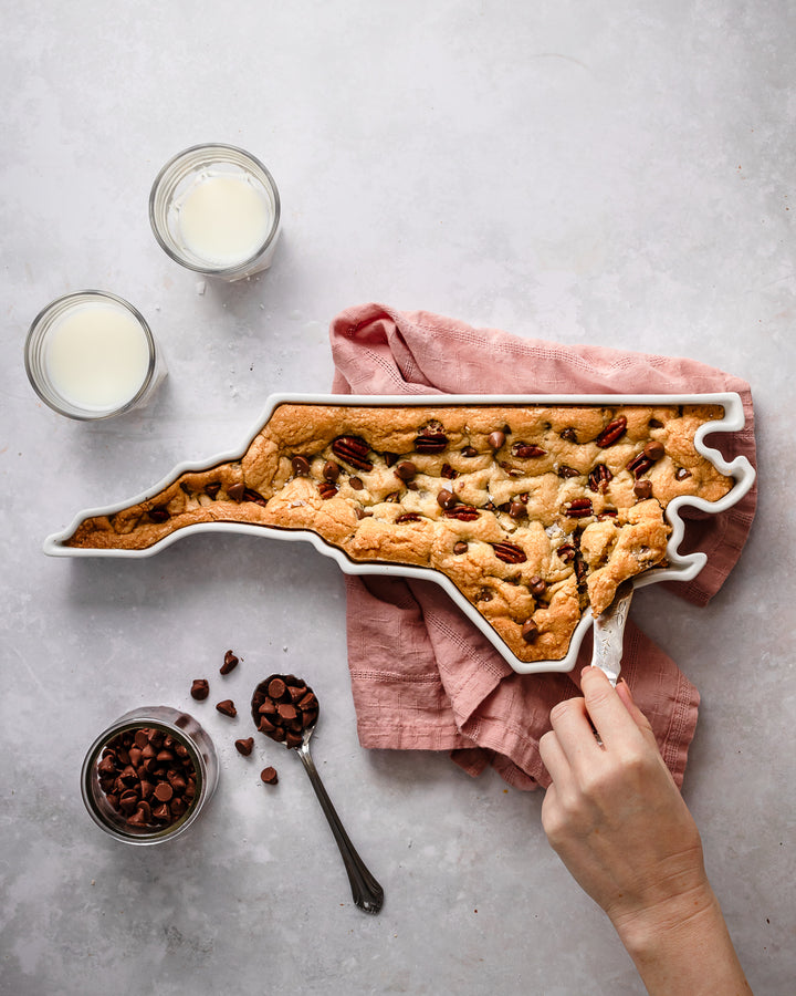 North Carolina pecan bar baked. North Carolina baking dish. North Carolina dessert dish. North Carolina pie plate. NC dessert dish. NC dessert recipe. NC pie dish. NC kitchen gift. NC baking gift.