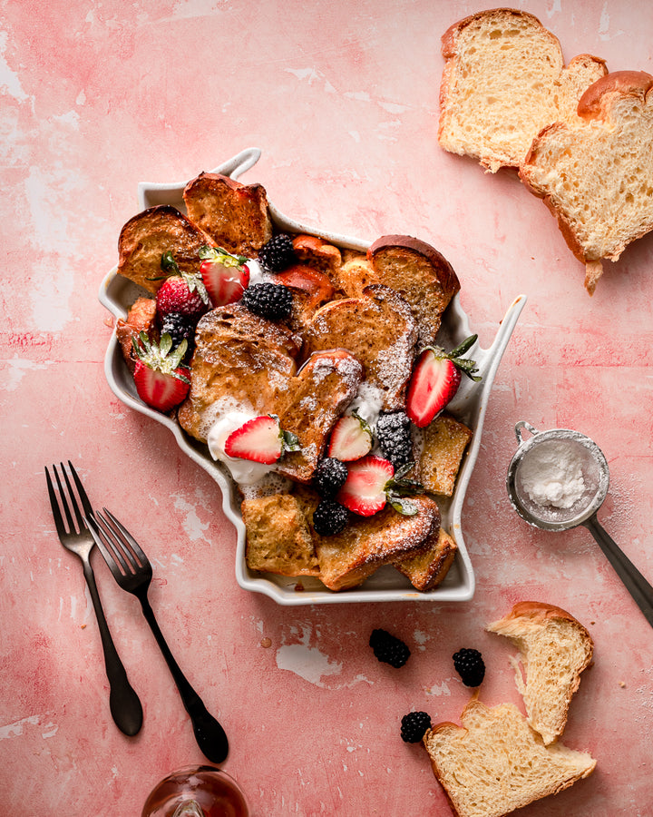 Wisconsin state plate bread pudding dessert. Wisconsin dessert bake. WI dessert dish. WI dessert bakeware. Wisconsin dessert tray. Wisconsin cooking gift. WI cooking gift. WI baking gift. Wisconsin baking gift.