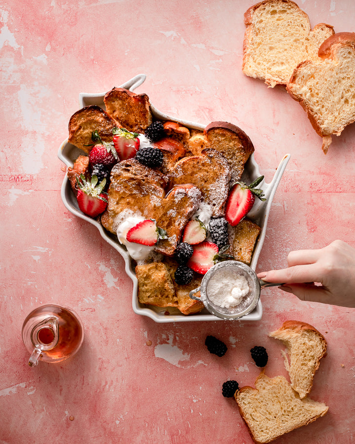 Wisconsin state plate bread pudding dessert. Wisconsin dessert bake. WI dessert dish. WI dessert bakeware. Wisconsin dessert tray. Wisconsin cooking gift. WI cooking gift. WI baking gift. Wisconsin baking gift.