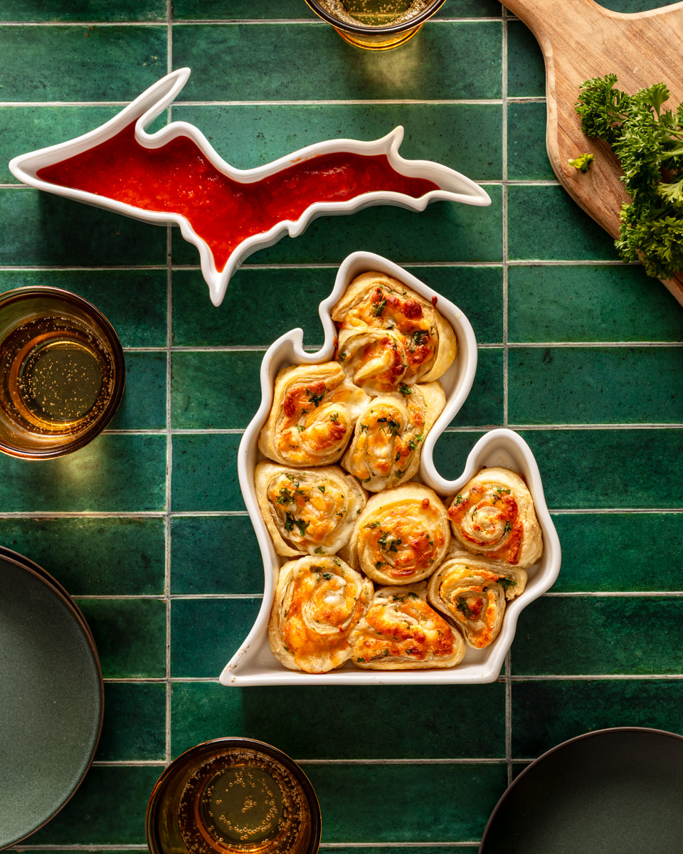 Michigan Cheesy Garlic & Herb Rolls